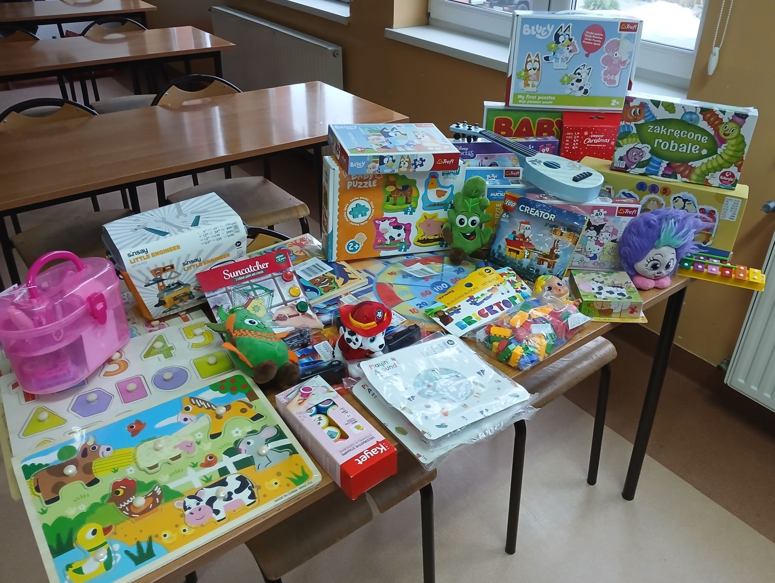 Zdjęcie: Podsumowanie akcji charytatywnej „Jeden gest – dziesiątki uśmiechów”  na rzecz Przedszkola Samorządowego w Mieszkowicach